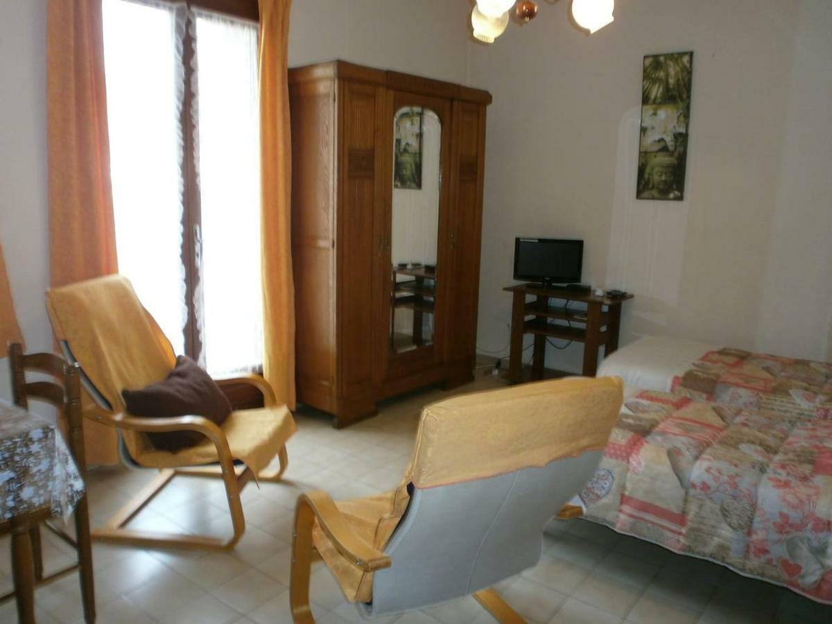 אמלי-לה-באינס-פללדה Studio N°3, Agreable Et Bien Situe מראה חיצוני תמונה